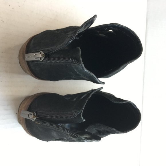 VINCE CAMUTO Peera Cutout Bootie Ankle Boots Back zip closure Womens Size‎ 9M - Picture 7 of 11